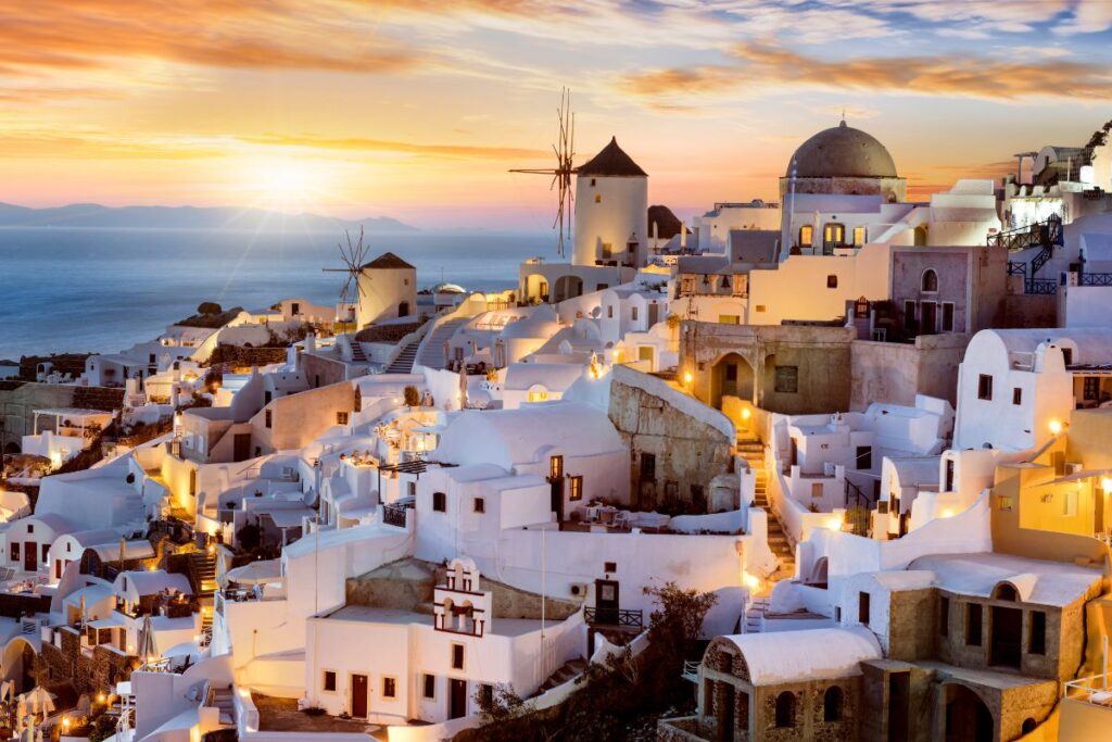 🌍 Top 5 Best Places in the World for Summer Vacation oia santorini