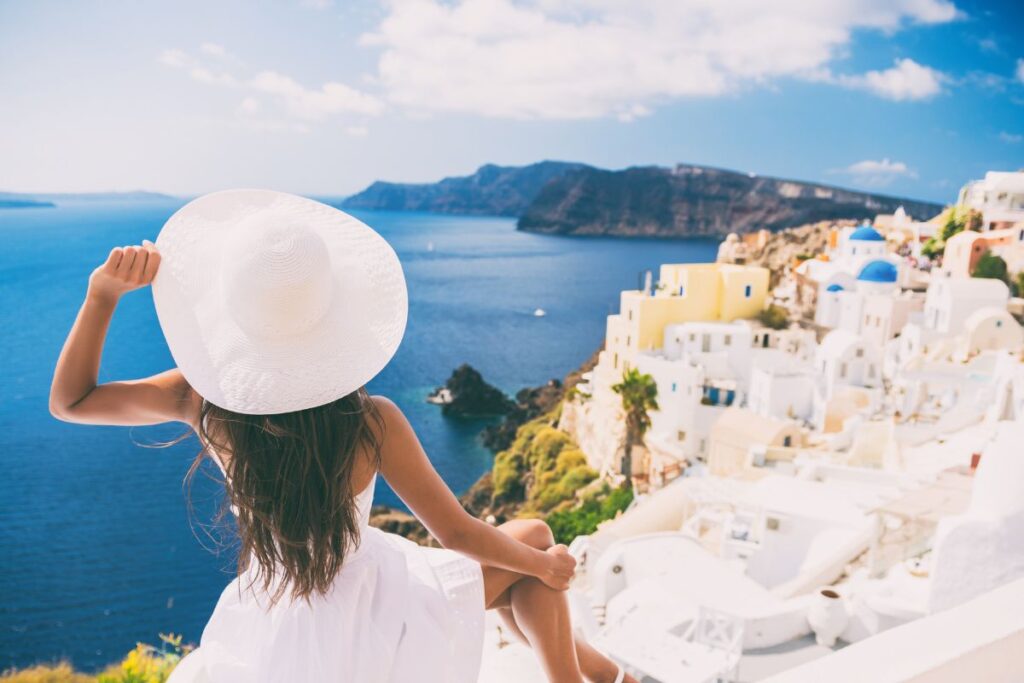 🌍 Top 5 Best Places in the World for Summer Vacation santorini (1)