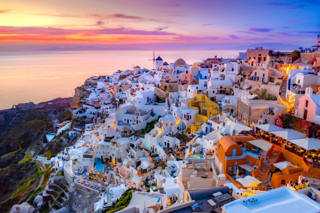 🌍 Top 5 Best Places in the World for Summer Vacation santorini oia