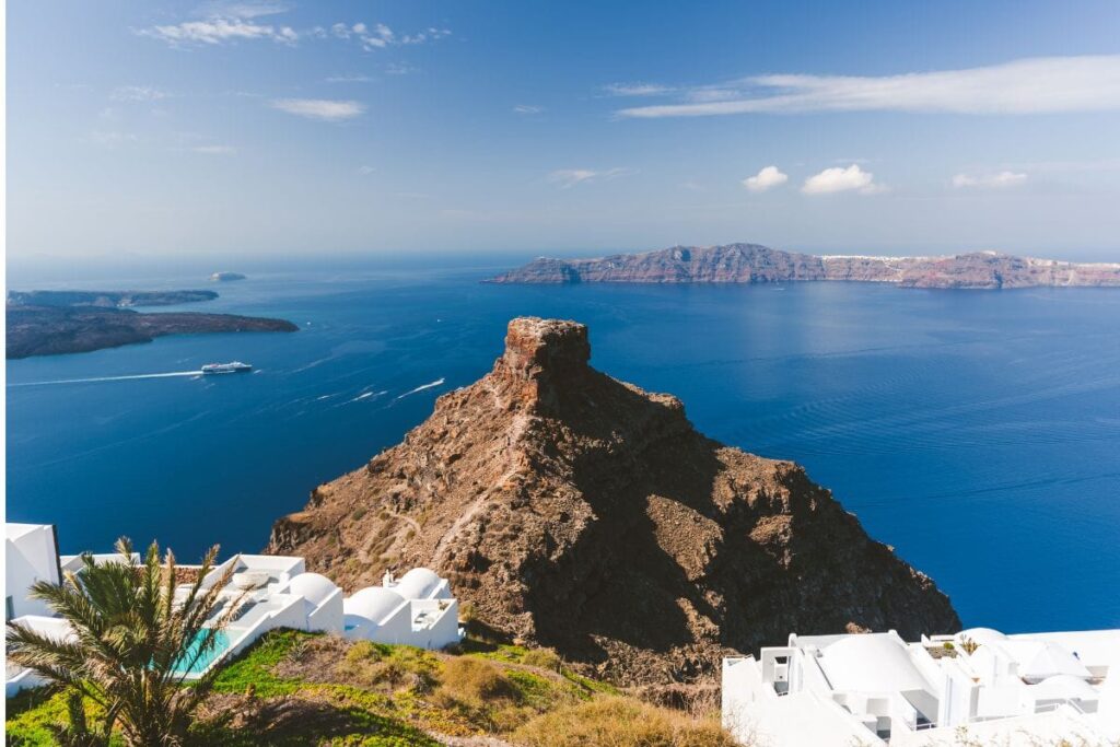 🌍 Top 5 Best Places in the World for Summer Vacation skaros what is santorini famous for